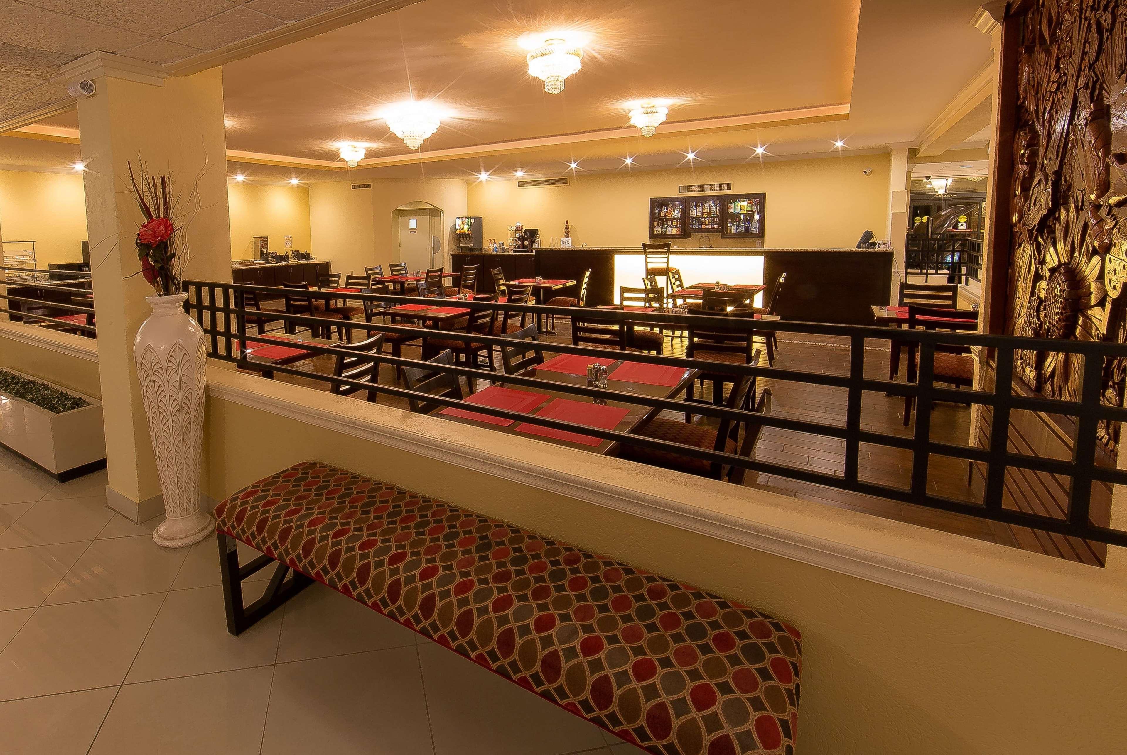 Ramada By Wyndham Houston Intercontinental Airport East Hotel Humble Exterior photo