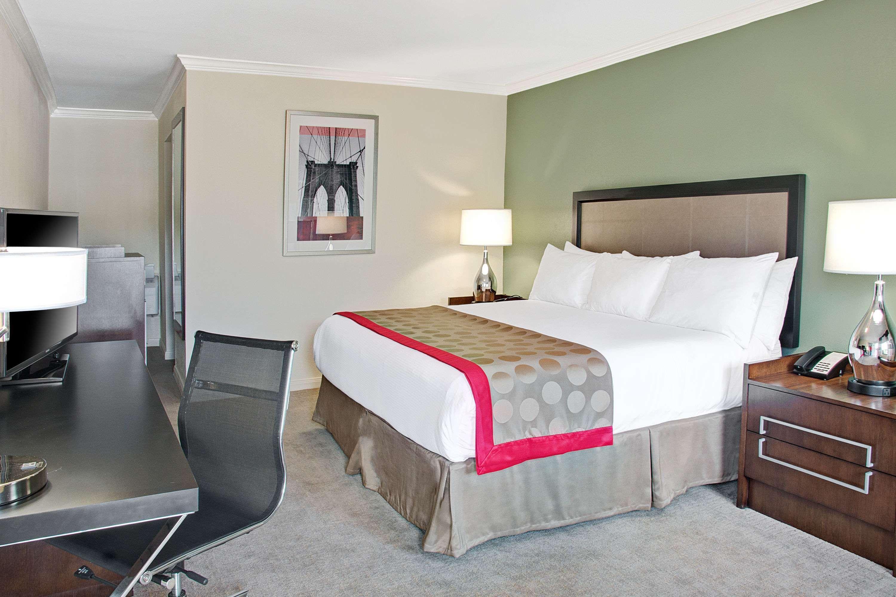 Ramada By Wyndham Houston Intercontinental Airport East Hotel Humble Exterior photo