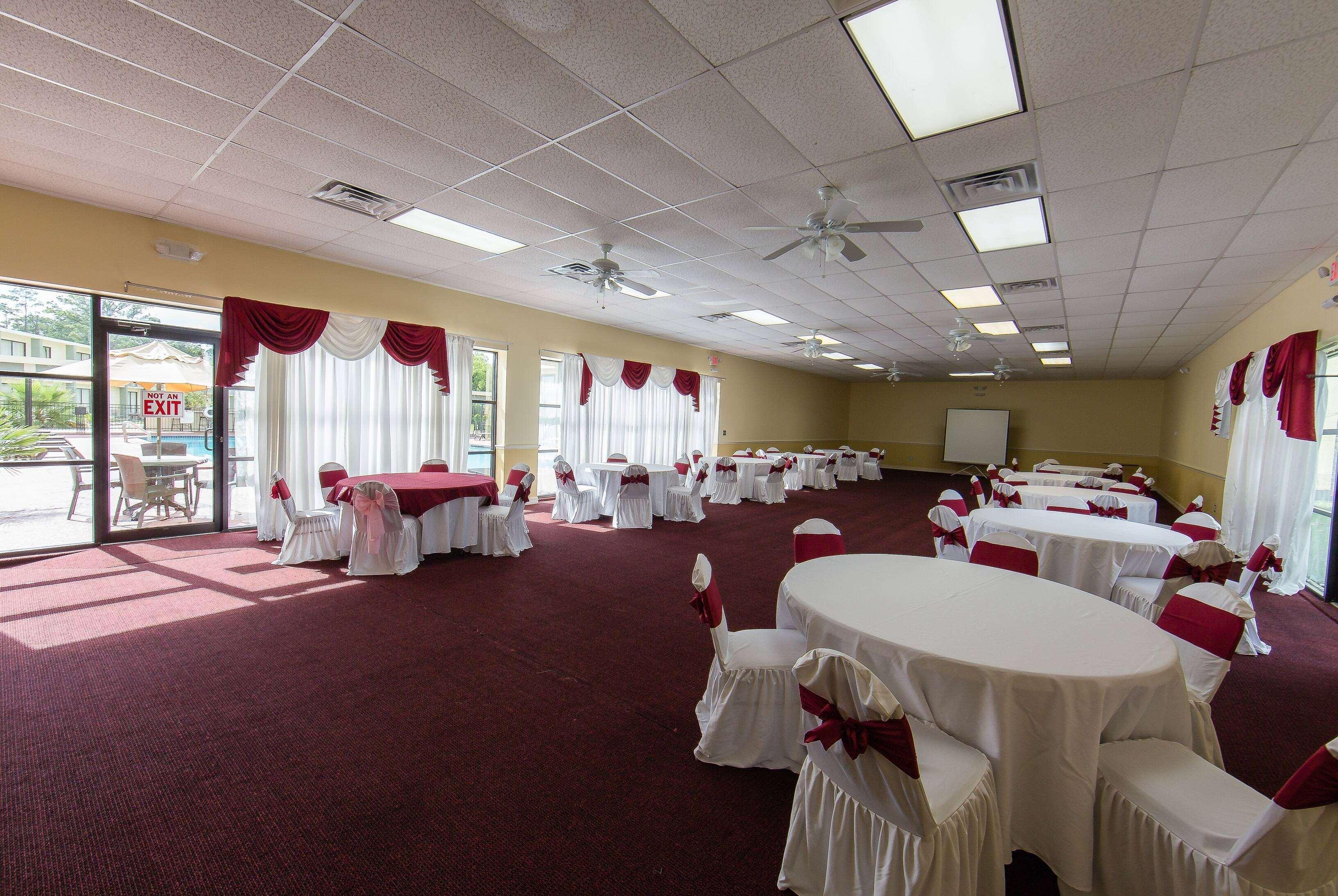 Ramada By Wyndham Houston Intercontinental Airport East Hotel Humble Exterior photo