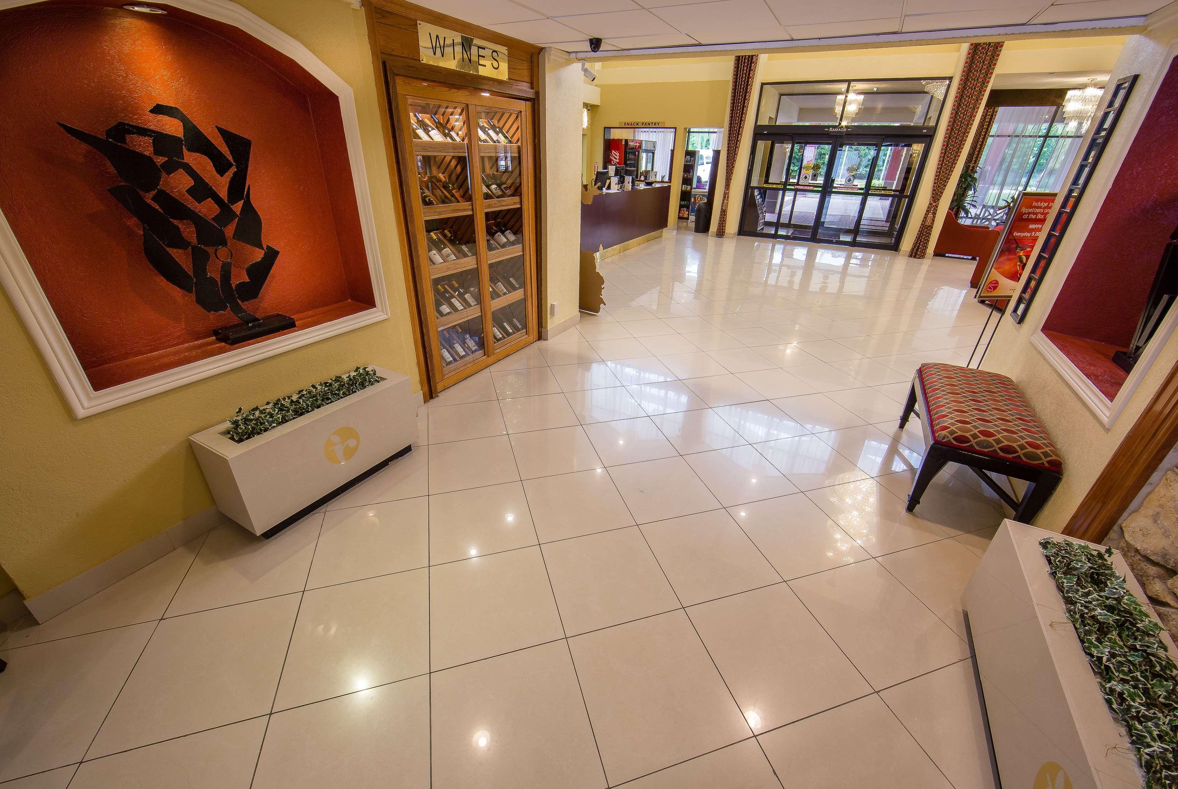Ramada By Wyndham Houston Intercontinental Airport East Hotel Humble Exterior photo