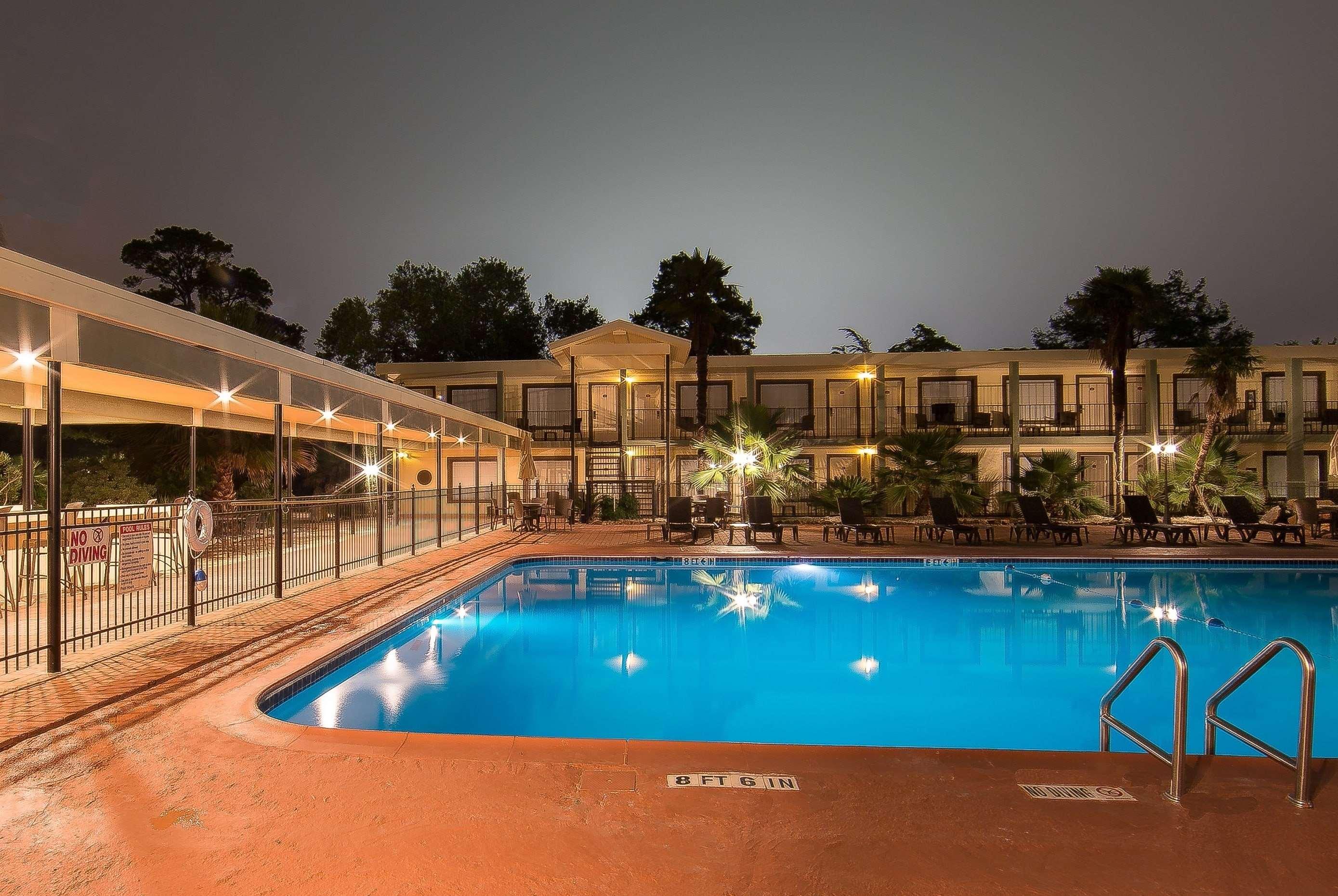 Ramada By Wyndham Houston Intercontinental Airport East Hotel Humble Exterior photo