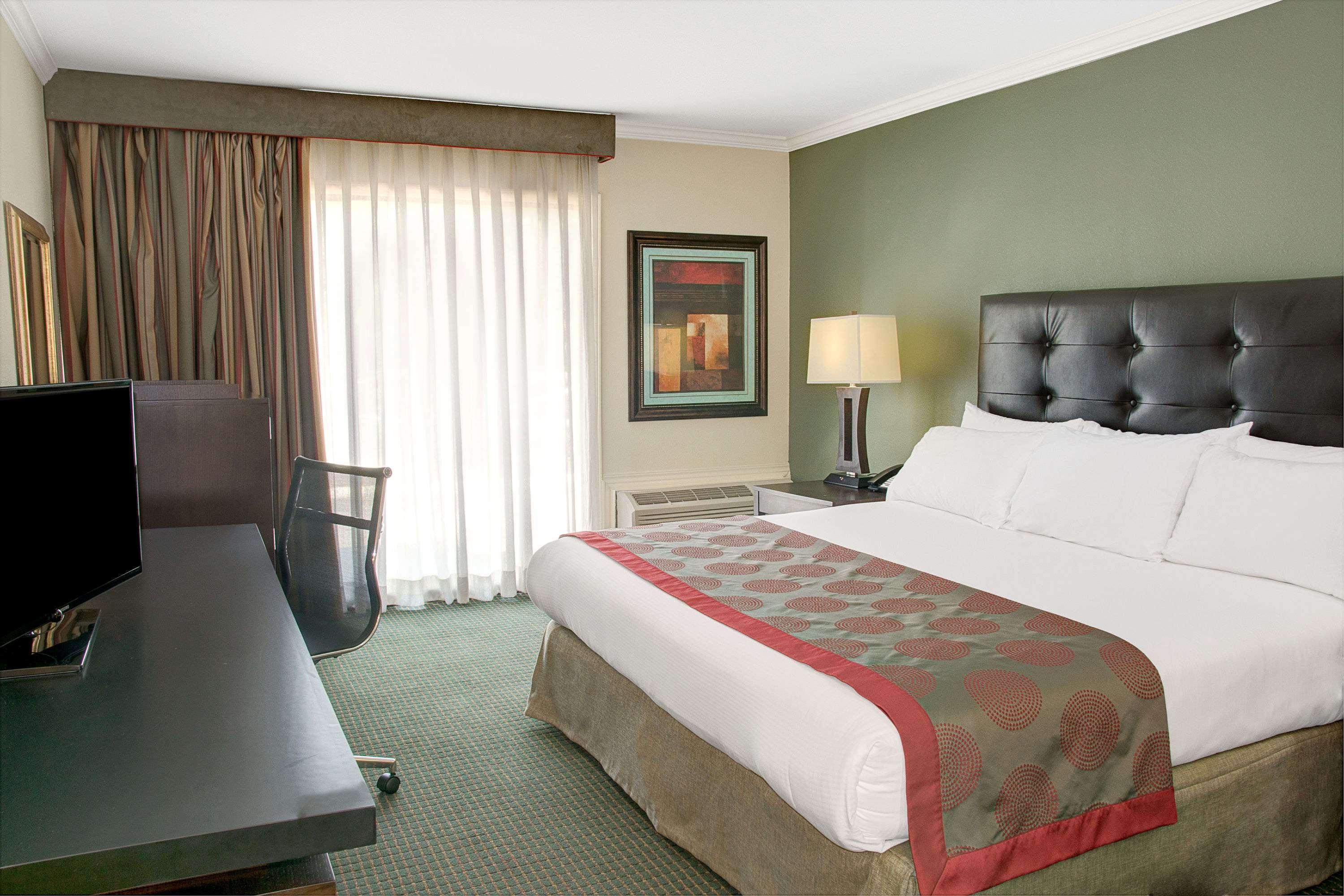 Ramada By Wyndham Houston Intercontinental Airport East Hotel Humble Exterior photo