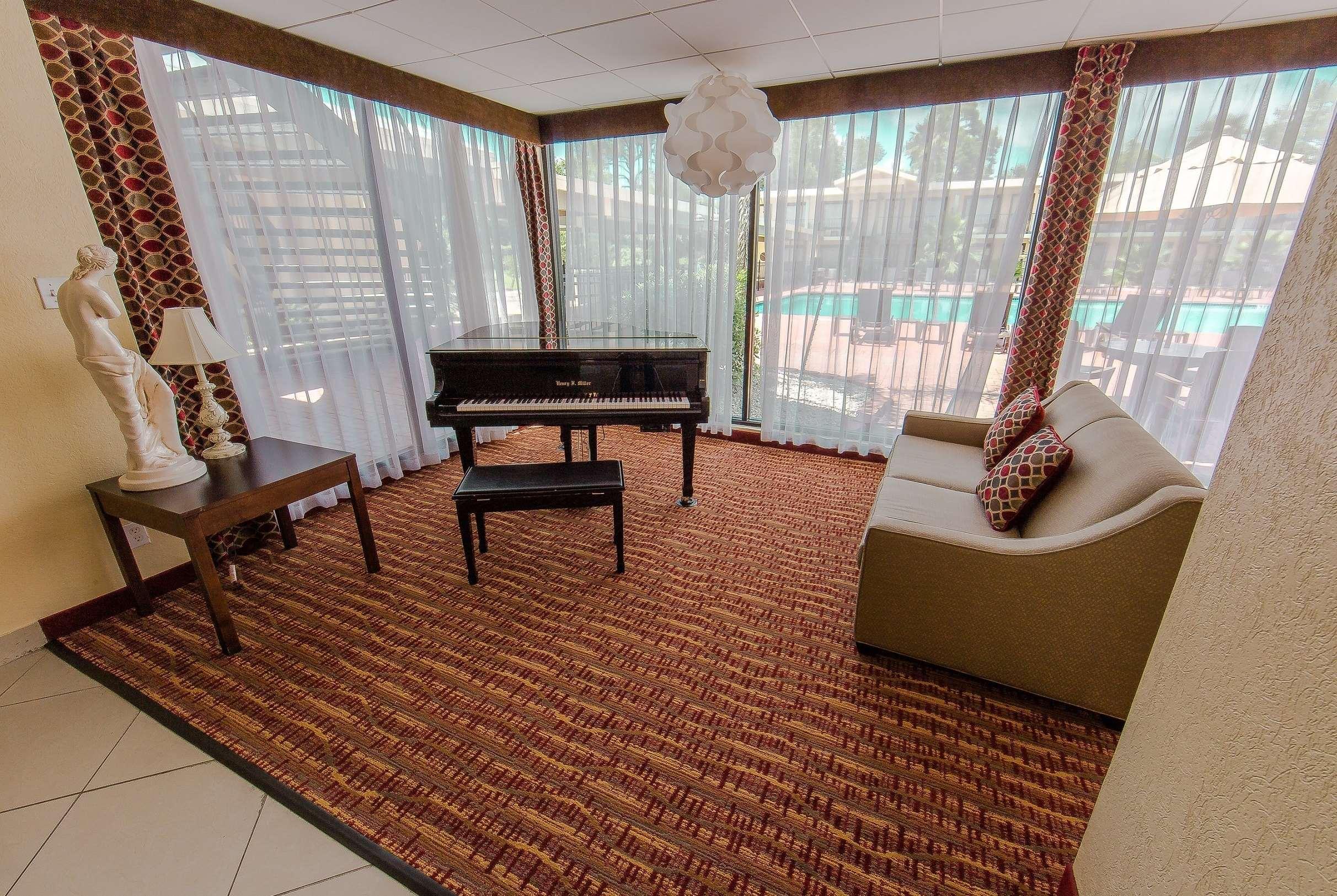 Ramada By Wyndham Houston Intercontinental Airport East Hotel Humble Exterior photo