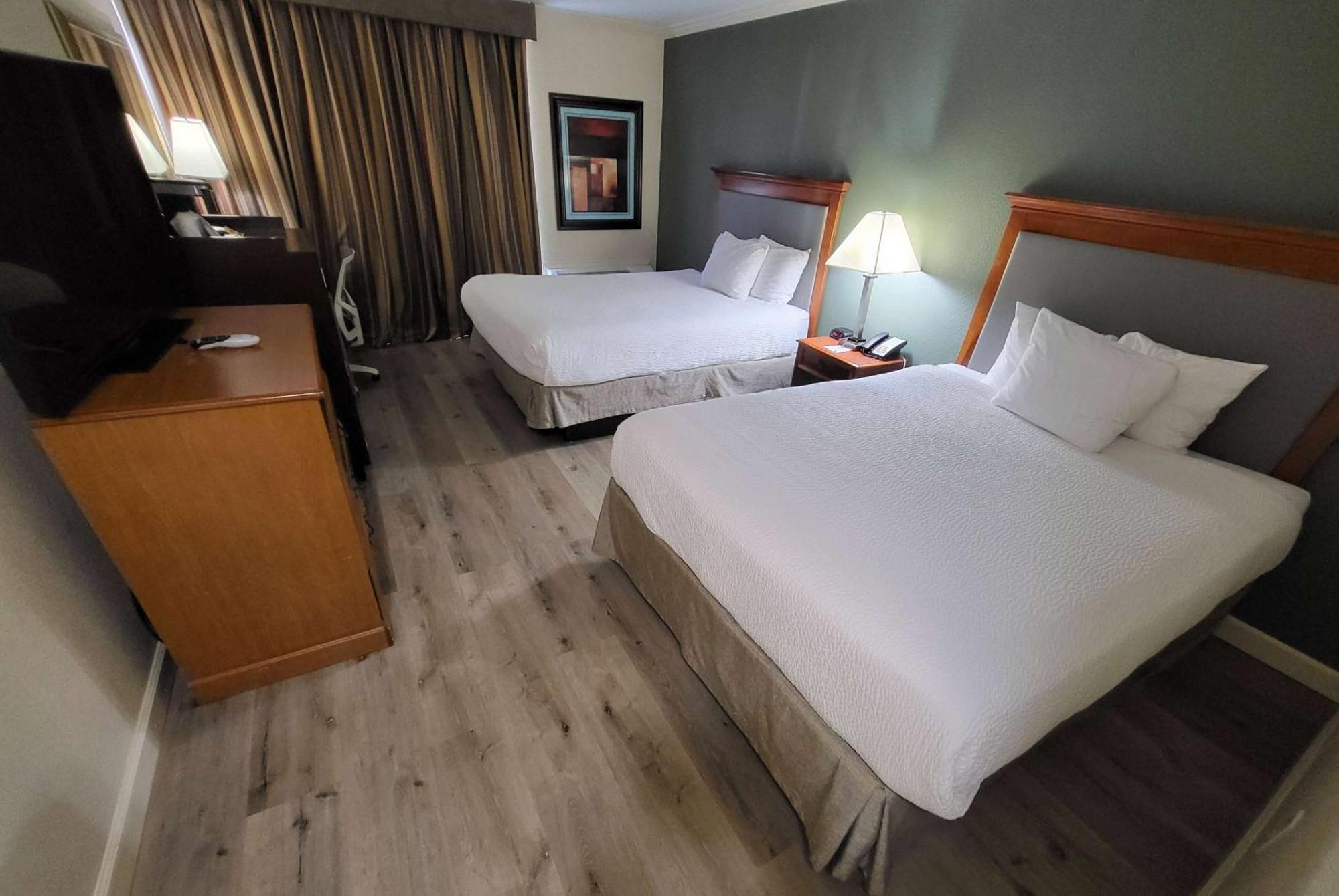 Ramada By Wyndham Houston Intercontinental Airport East Hotel Humble Exterior photo