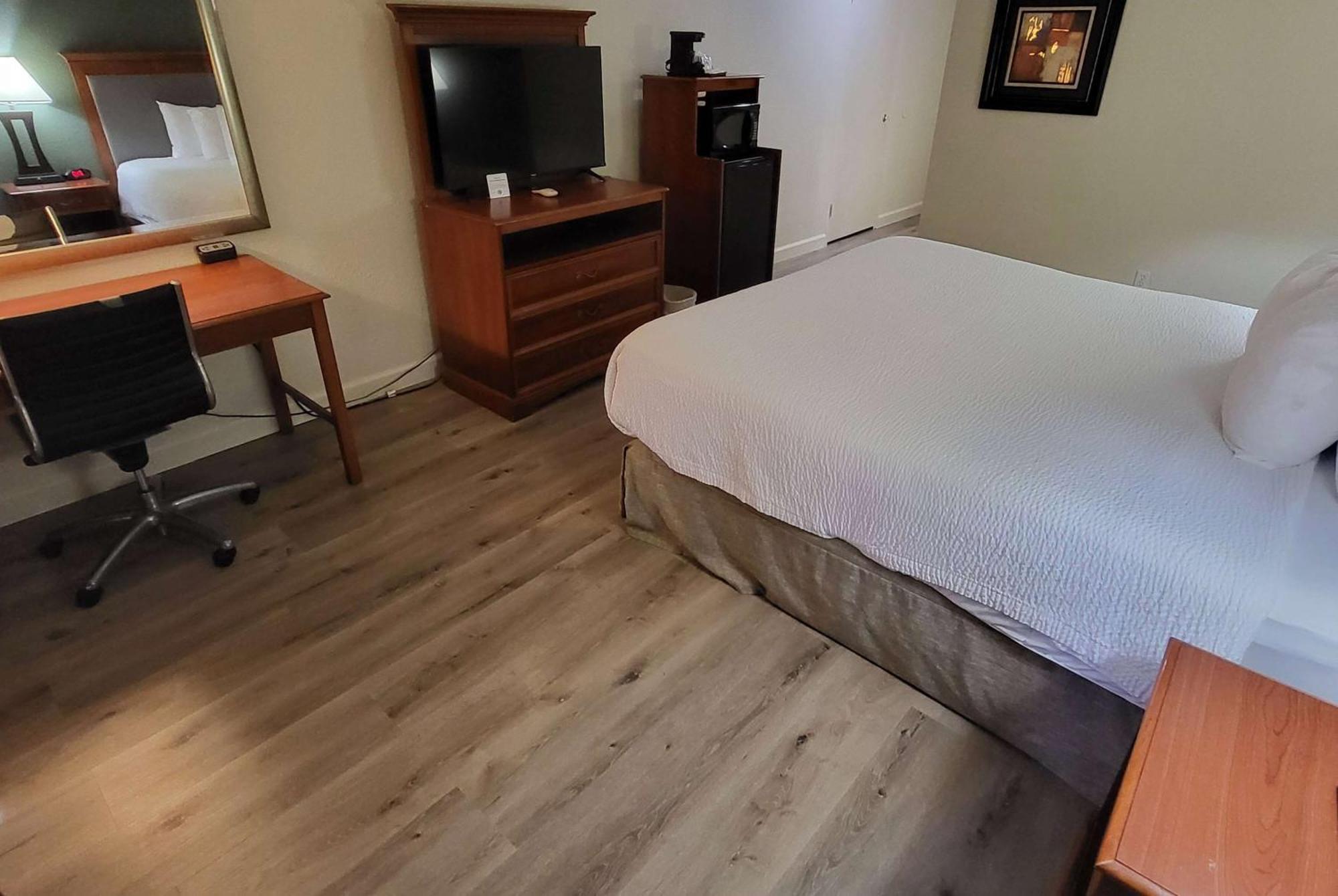 Ramada By Wyndham Houston Intercontinental Airport East Hotel Humble Exterior photo