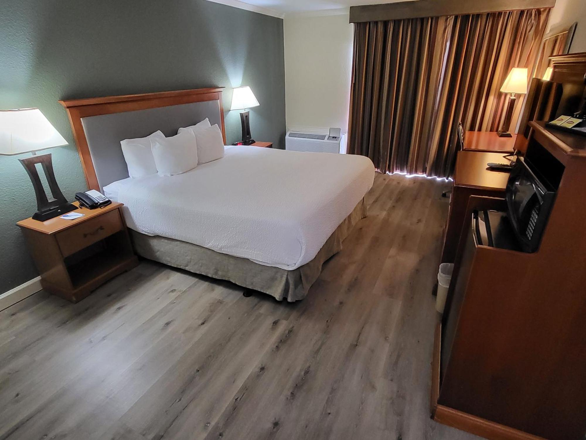 Ramada By Wyndham Houston Intercontinental Airport East Hotel Humble Room photo